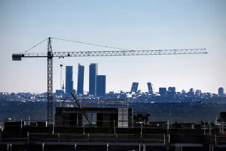 Imagen 1 de El Parlamento Europeo estima un déficit de 10 millones de viviendas y sugiere un "paquete de simplificación" junto con la activación de fondos europeos.