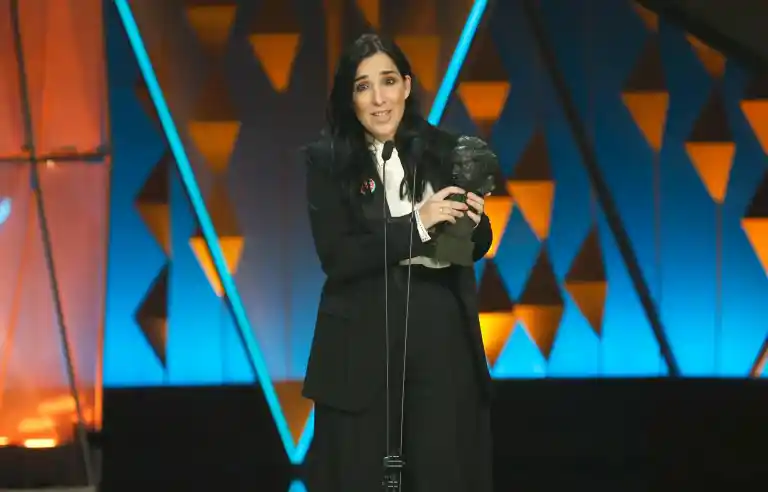 Imagen 1 de Los domingos" se alza como ganador en los principales premios de los Goya, mientras que "Sirât" avanza hacia la posibilidad del Oscar