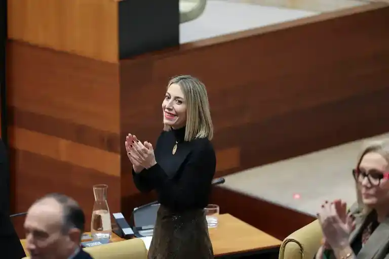 Imagen 1 de La mayoría de los extremeños atribuye el bloqueo que impide a Guardiola formar gobierno a Vox.