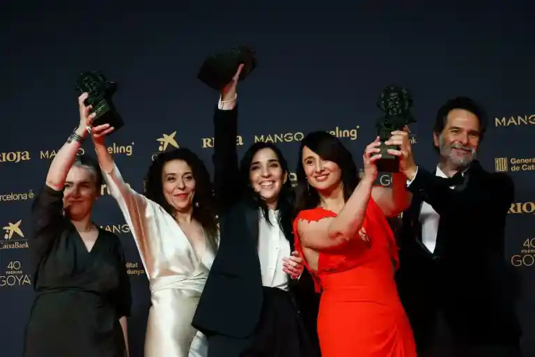 Imagen 1 de Resumen Goya 2026: 'Los domingos' dominó la gala, aunque 'Sirat' ganó más premios