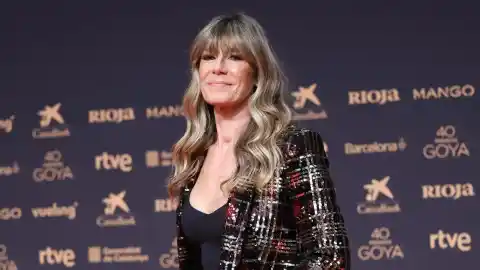 Imagen 1 de La chaqueta de lentejuelas y firma española con la que Begoña Gómez se coronó como una de las mejor vestidas de los premios Goya