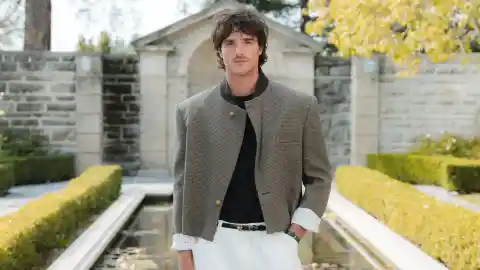 Imagen 1 de Jacob Elordi promociona Cumbres Borrascosas con estilo