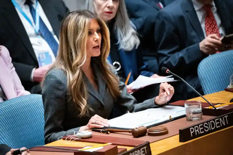 Imagen 1 de Melania Trump preside una sesión del Consejo de Seguridad dedicada a “educación y menores en zona de conflicto”