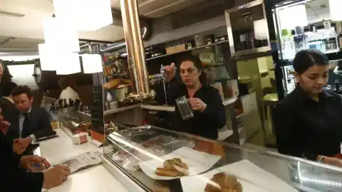 Imagen 1 de El mercado laboral sube 97.000 afiliados más en febrero gracias a la educación y la hostelería