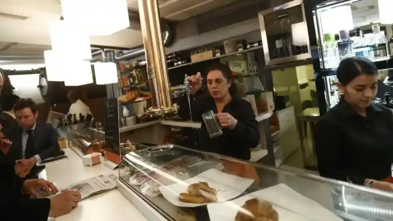 Imagen 1 de El mercado laboral sube 97.000 afiliados más en febrero gracias a la educación y la hostelería