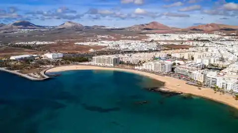 Imagen 1 de Netflix rodó La Reina del Flow en playas de Lanzarote