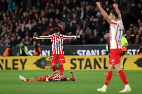 Imagen 1 de El Atlético sobrevive al Barça y a sí mismo y estará en la final de Copa