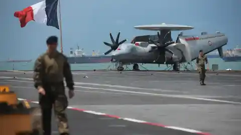 Imagen 1 de Francia derriba drones iraníes dirigidos a Emiratos y envía su flota a proteger Chipre pese a las críticas de Macron a Trump