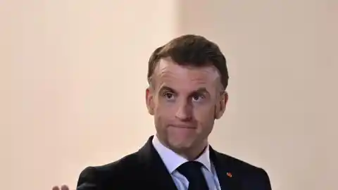 Imagen 1 de Macron asegura su apoyo a Sánchez tras amenazas económicas