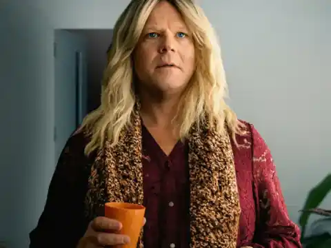 Imagen 1 de Un hombre mejor renueva la ficción del disfraz de género