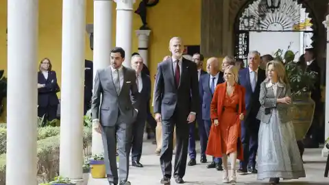 Imagen 1 de Felipe VI inaugura en Sevilla exposición por centenario