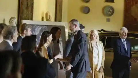 Imagen 1 de Felipe VI y la duquesa de Alba consiguen lo que parecía casi imposible con los hermanos Martínez de Irujo y Fitz-James Stuart en Sevilla