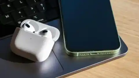 Imagen 1 de Apple ofrece descuentos del 50% en gadgets que te rodean