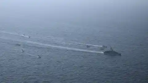 Imagen 1 de Irán asegura que ha atacado un petrolero de EEUU en el golfo Pérsico y que tiene el estrecho de Ormuz "bajo control"