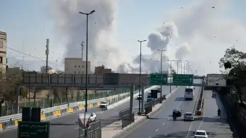 Imagen 1 de Israel intensifica ataques en Teherán tras dejar más de mil