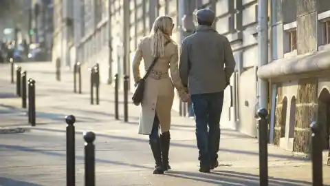 Imagen 1 de Cerca de un tercio de los hombres de la Generación Z consideran que la mujer debe obedecer a su esposo