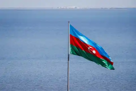 Imagen 1 de Azerbaiyán denuncia dos heridos por un ataque con drones lanzados desde Irán contra Najicheván