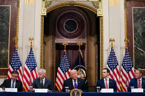 Imagen 1 de Trump amenaza embargo comercial a España por bases en Irán