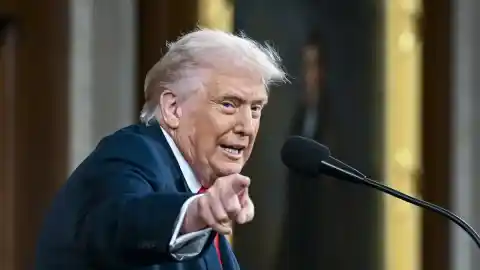 Imagen 1 de Cuando coge la linde...: Donald Trump insiste con España, un país "perdedor"