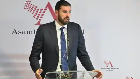 Imagen 1 de Vox asegura que decidió el cese de José Ángel Antelo por supuestas gestiones para beneficiar a su esposa