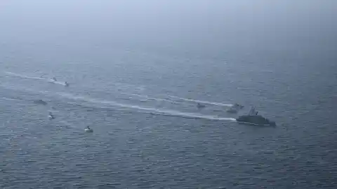 Imagen 1 de Irán niega haber cerrado Ormuz pese a que la Guardia Revolucionaria amenaza con atacar los barcos que lo crucen