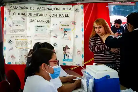 Imagen 1 de México eleva a 33 las muertes por el brote de sarampión