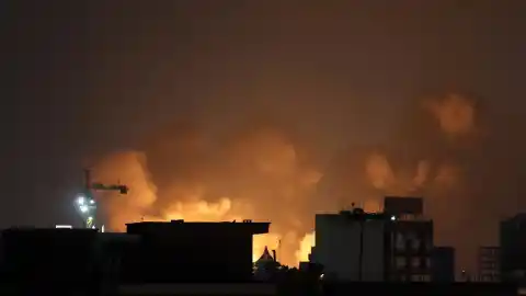 Imagen 1 de Guerra en Irán y última hora del ataque de Israel y EEUU, en directo | Israel lanza una nueva oleada "a gran escala" contra Teherán e intensifica los bombardeos sobre Beirut