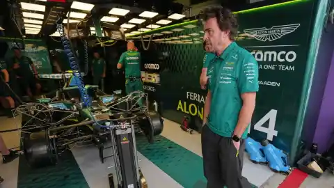 Imagen 1 de Alonso estalla contra Honda: "Es decepcionante cuando solo suministras a un equipo y no tienes repuestos"