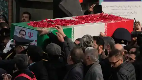 Imagen 1 de Irán enterró al almirante Shamjani, asesinado en el ataque