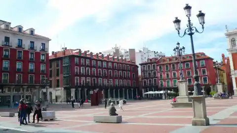 Imagen 1 de Castilla y León carece de capital oficial en su Estatuto