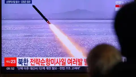 Imagen 1 de Corea del Norte lanza diez misiles balísticos hacia el mar de Japón