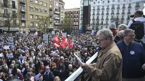 Imagen 1 de Miles de personas dicen "No a la guerra" en Madrid y otras ciudades de España y piden que pare el conflicto en Oriente Medio