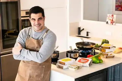 Imagen 1 de Jordi Cruz y sus estrellas Michelin sirven 80.000 platos semanales con su empresa de comida casera.