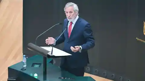 Imagen 1 de Vox expulsa al concejal de Madrid Ignacio Ansaldo, afín a Ortega Smith y afiliado número uno del partido