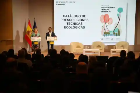 Imagen 1 de Subsecretarios presentan catálogo para contratación pública