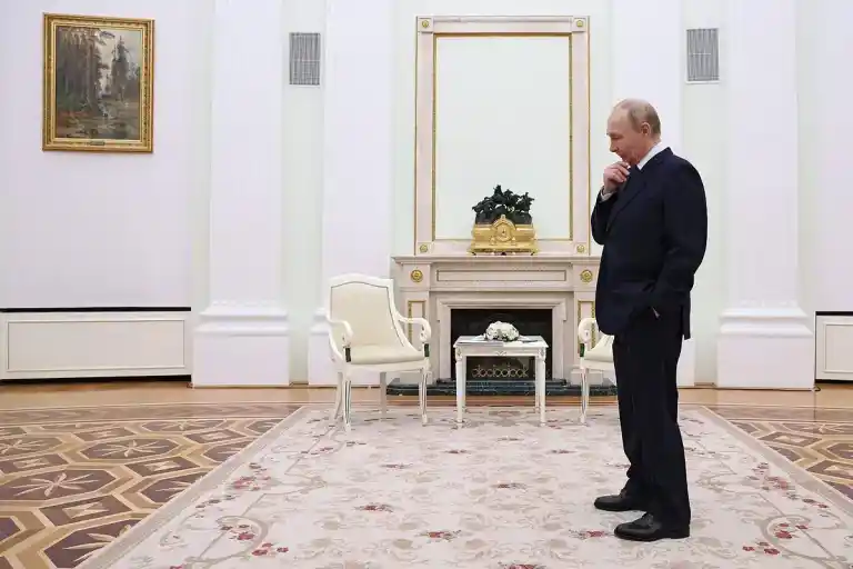 Imagen 1 de Del fantasma de Gadafi a la muerte de Jamenei: cómo los magnicidios sobresaltan a Putin