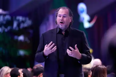 Imagen 1 de Salesforce emite 25.000 millones en deuda para recomprar