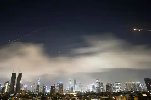 Imagen 1 de Última hora del ataque de Estados Unidos e Israel contra Irán, en directo | Trump dice que aún no se dan las condiciones para un acuerdo con Irán