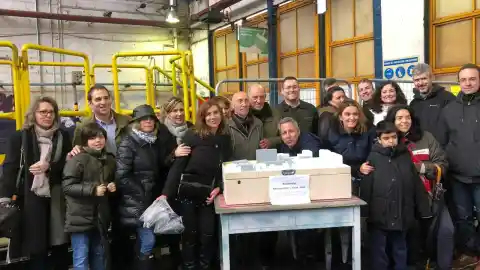 Imagen 1 de Las 400 familias bloqueadas en las cocheras de Cuatro Caminos sin su casa ni sus ahorros: "Nos impiden realizar un proyecto de vida"