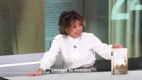 Imagen 1 de Sonsoles Ónega salta a RTVE para hablar de su novela: "Me habría encantado diagnosticar lo perjudicial que era para las mujeres..."