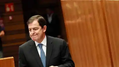 Imagen 1 de Encuesta Castilla y León: el PP gana con holgura, el PSOE se acercaría a su mínimo y Vox superaría el 20% del voto