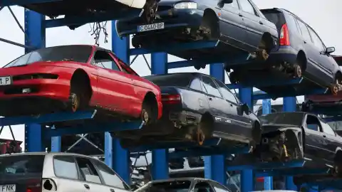 Imagen 1 de 'Coches fantasmas': las dos situaciones en las que la DGT puede dar de baja tu vehículo sin pedirlo