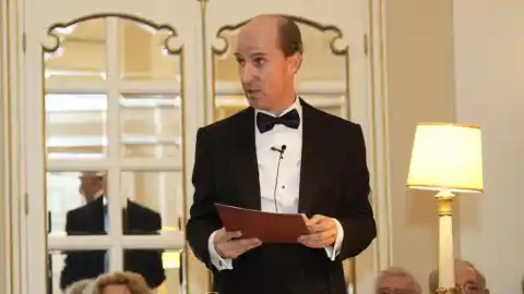 Imagen 1 de Jaime Olmedo vincula poesía castellana y política de Carlos