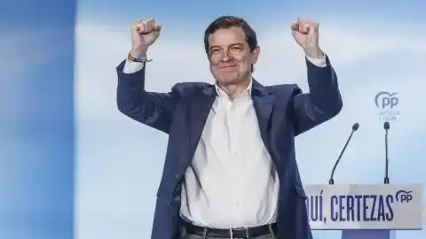 Imagen 1 de El PP gana en encuestas aunque Vox frena su avance mientras el PSOE sube y resiste