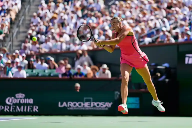 Imagen 1 de Aryna Sabalenka gana Indian Wells tras vencer a Rybakina en un partido reñido