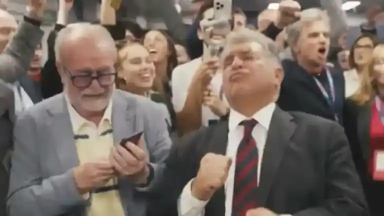 Imagen 1 de El baile de Laporta en el box de su candidatura