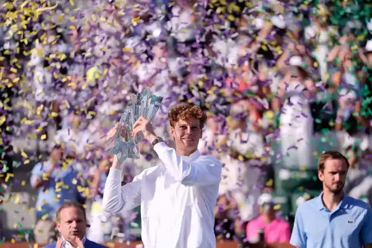 Imagen 1 de Sinner vence a Medvedev en Indian Wells y disipa la crisis del tenis