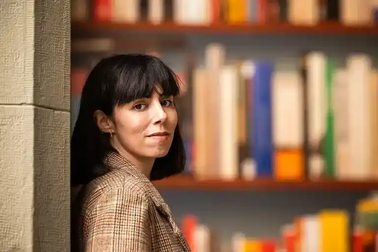 Imagen 1 de Sara Barquinero explora los límites del amor y la vergüenza en su nueva novela filosófica.