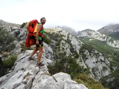 Imagen 1 de Manuel Calderón inicia en Mérida la Vuelta Extremadura Caminando de 2.300 kilómetros