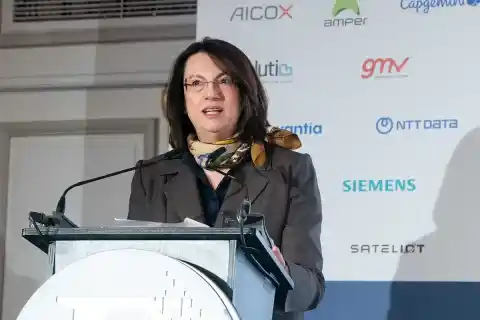 Imagen 1 de Amparo Valcarce alerta en el II Encuentro Expansión Defensa sobre la necesidad de producir en Europa para garantizar el abastecimiento y proteger la seguridad global.